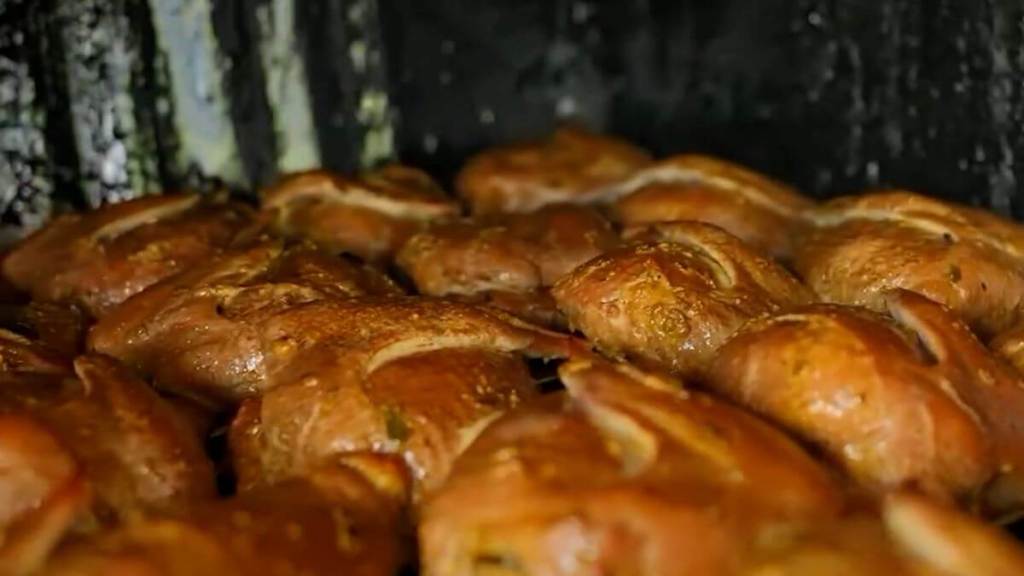 Bebek Asap Pertama di Pontianak, Hanya di Sambal Trebek!