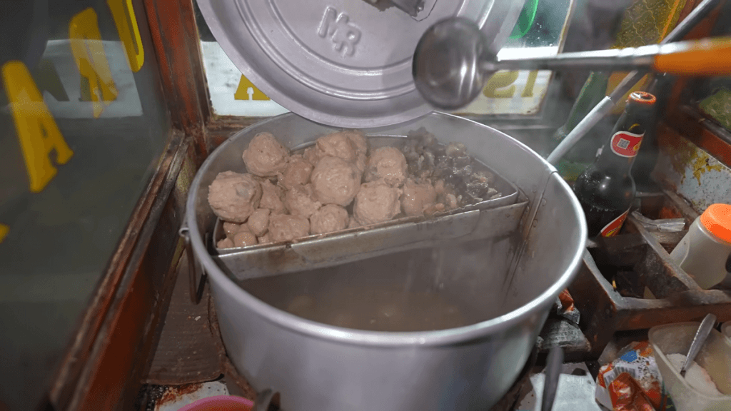 Pecinta Bakso di Cirebon Wajib Merapat ke Bakso Urat Mas No!