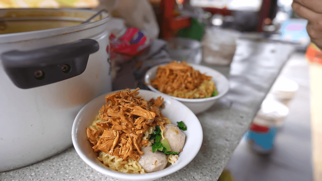 Mie Ayam Abah Ikun yang Legend di Cirebon, Buka Sejak&nbsp;1996!