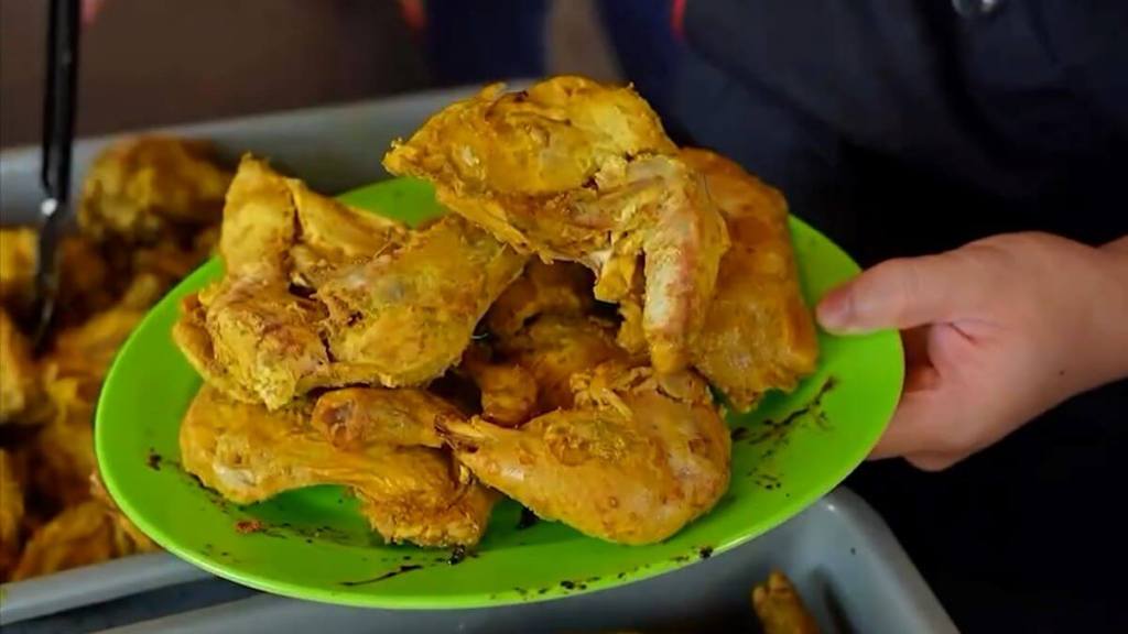 Tempat Makan yang Wajib Sahabat Coba di Pontianak, Ayam Nusantara!