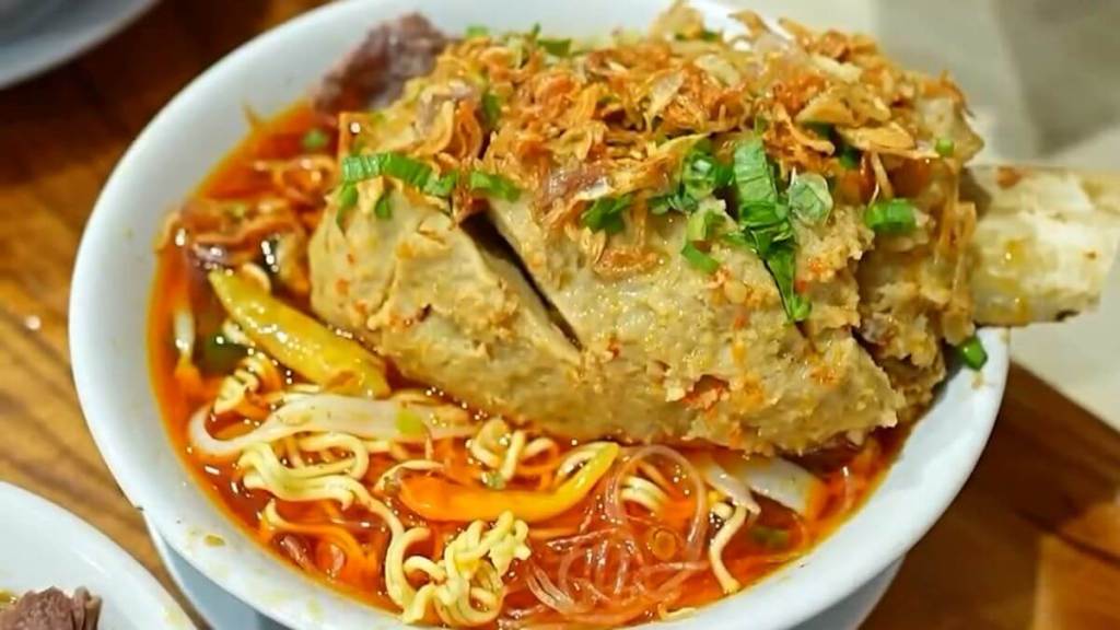 Pecinta Bakso Wajib Cobain, Mie Ayam Bakso Urat Wonobaru!