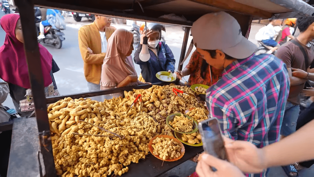 Sate Bang Bewok, Semua Bagian Tubuh Ayam Dibuat Prasmanan!